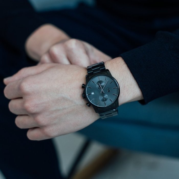 Elegant black chronograph wristwatch Cheetah